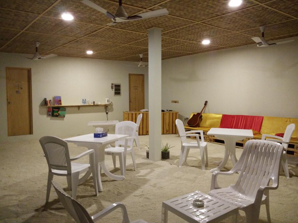 Crystal Dhiffushi Hotel Exterior foto