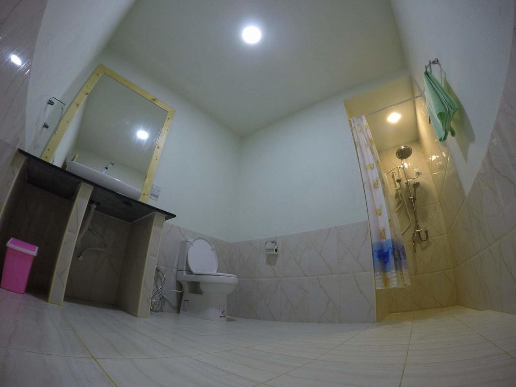Crystal Dhiffushi Hotel Exterior foto