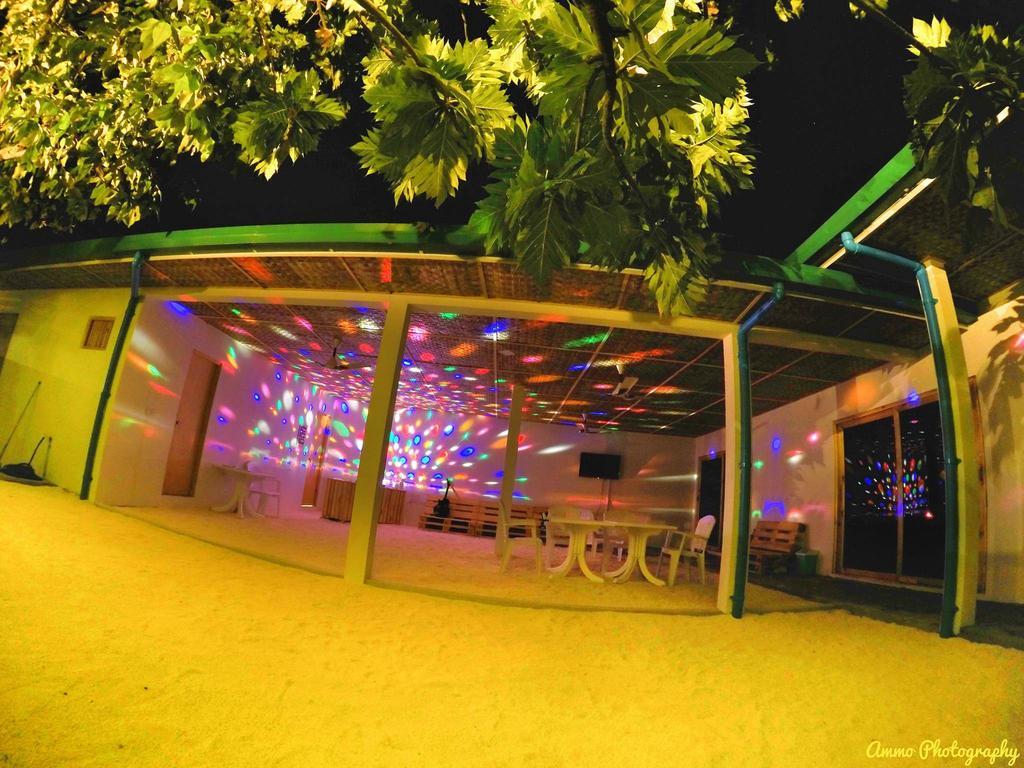 Crystal Dhiffushi Hotel Exterior foto